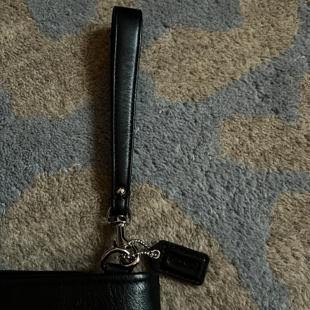 Coach black leather wristlet bag - Picture 8 of 9